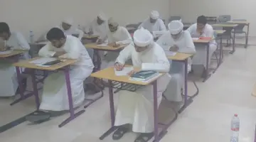 سالم بن هويدن يتفقد الآيلتس لتسهيل التحاق طلبة الذيد بالجامعات